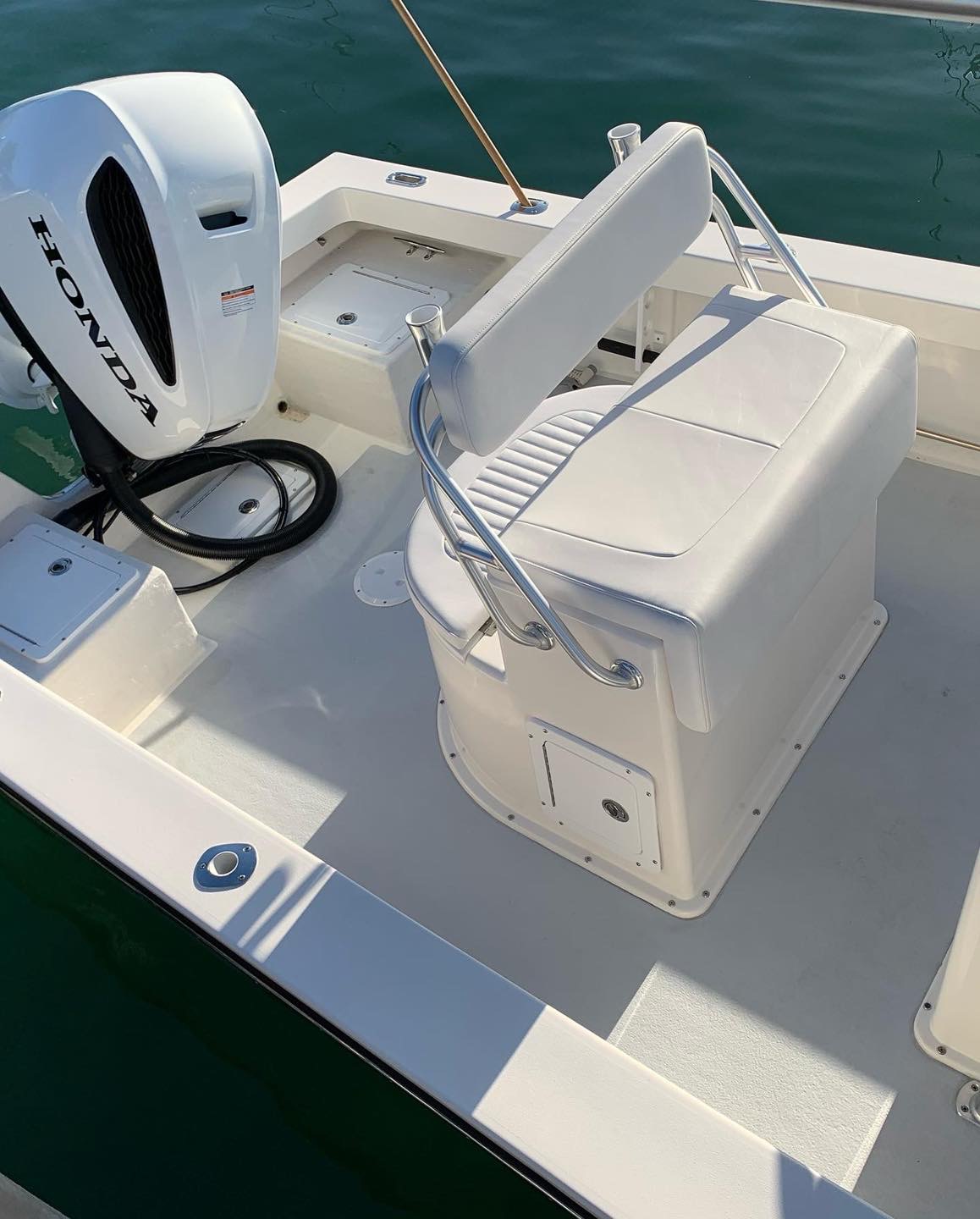 23 Cape Classic interior