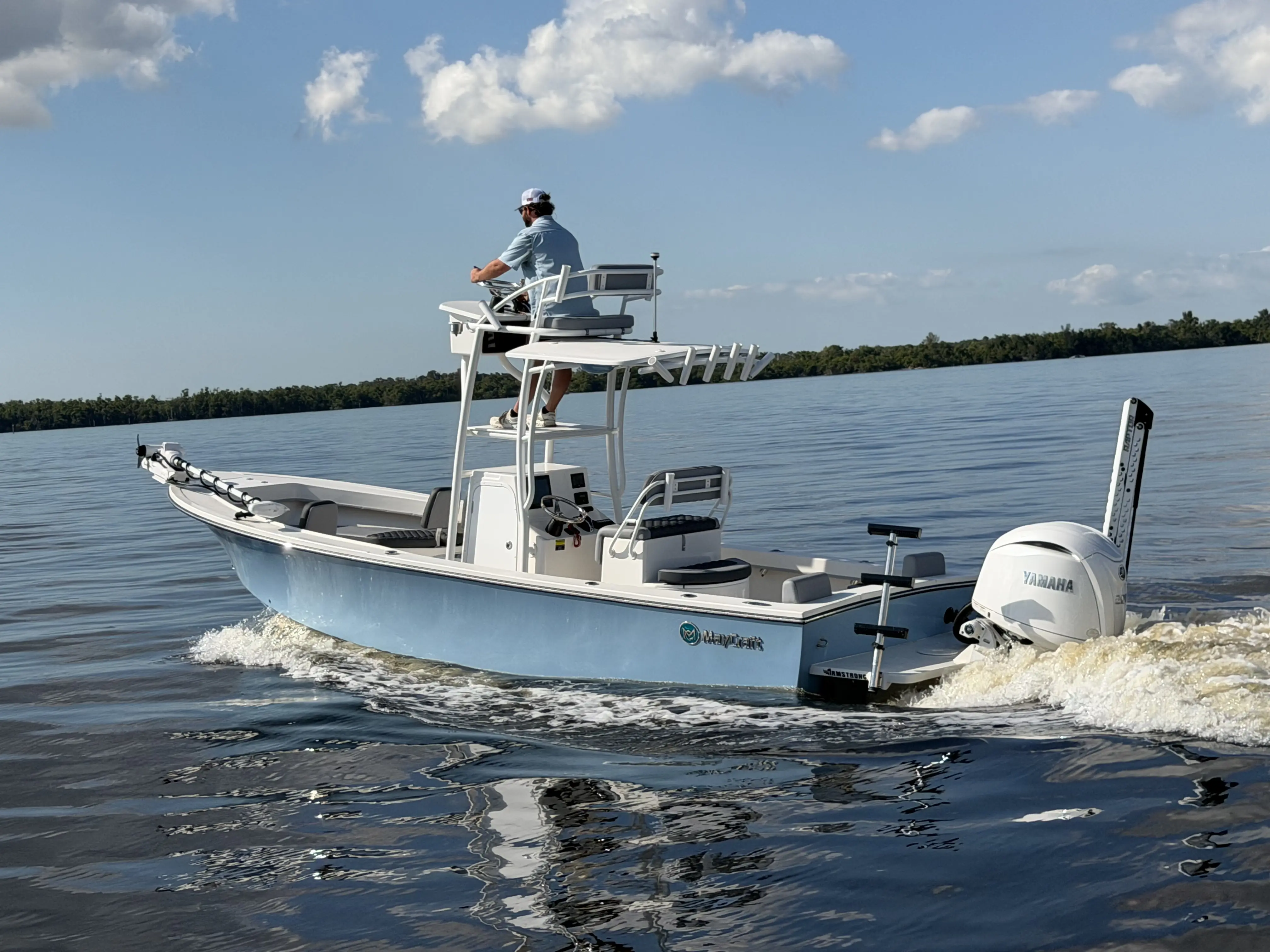 238 Offshore CC exterior