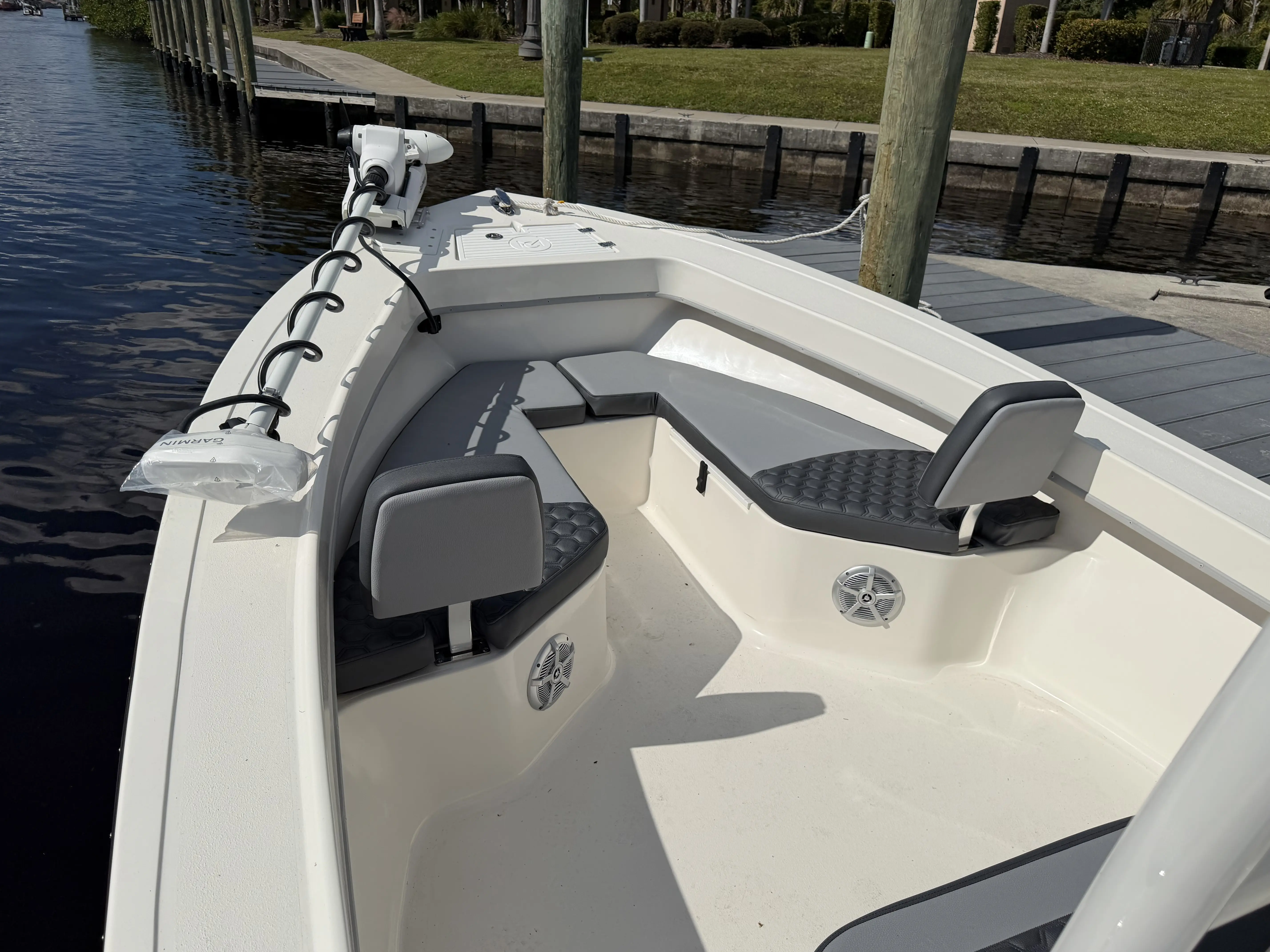 238 Offshore CC interior