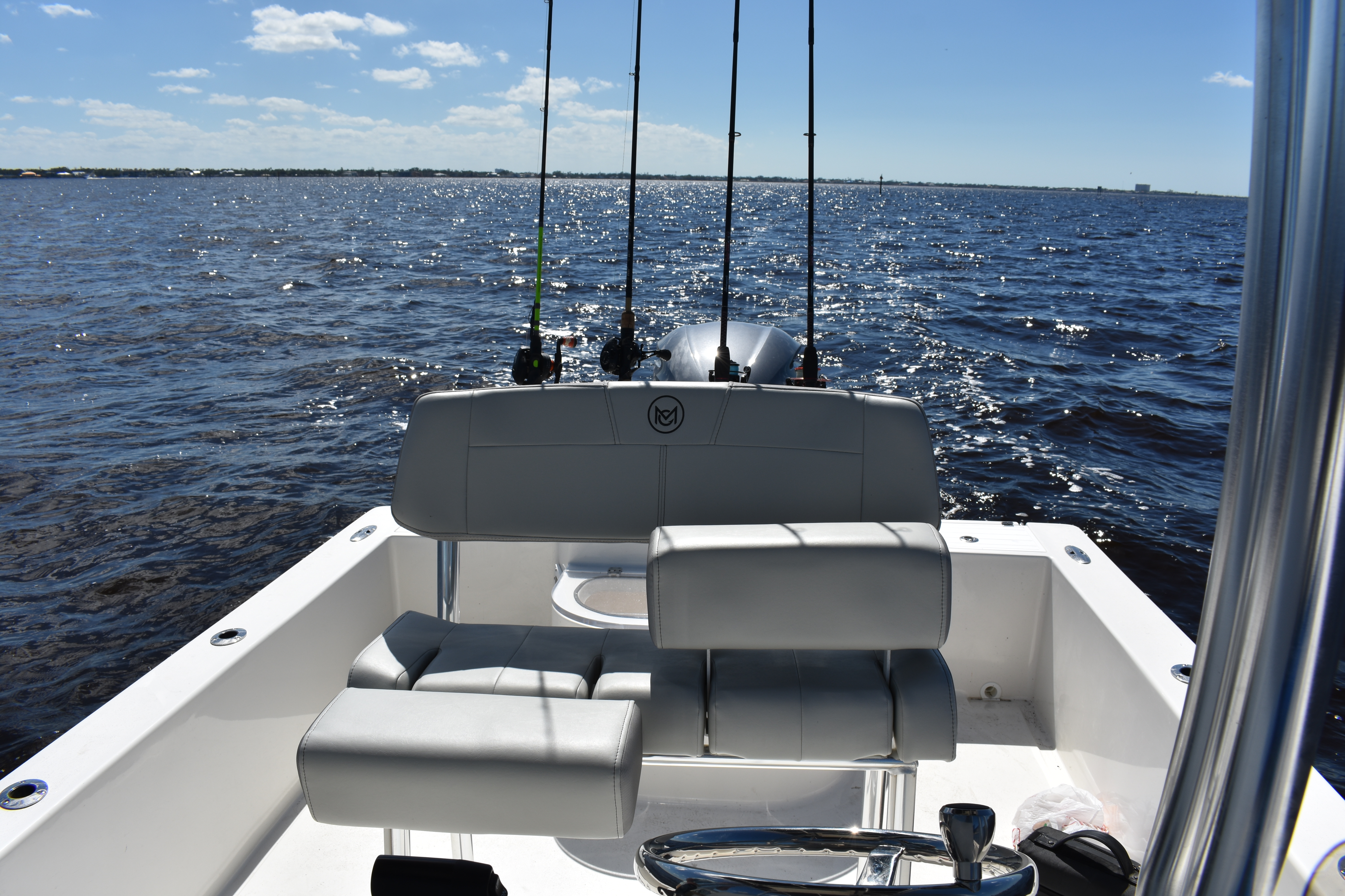 260 Bay Boat interior